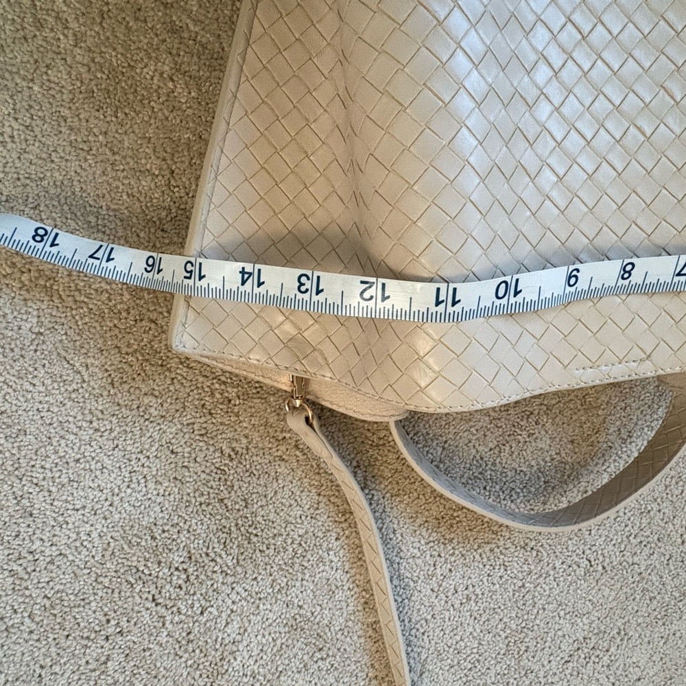 House of Harlow 1960 Beige Woven Tote - Picture 12 of 12